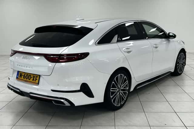 Kia Proceed (2022) thumbnail 2