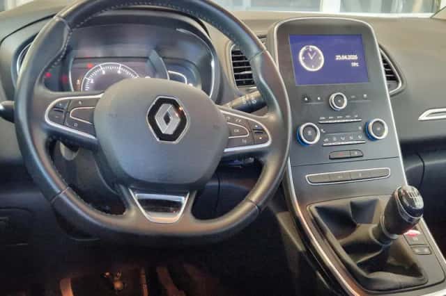 Renault Scénic (2018) thumbnail 3