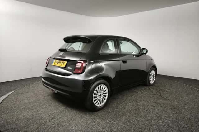 Fiat 500 (2022) thumbnail 2