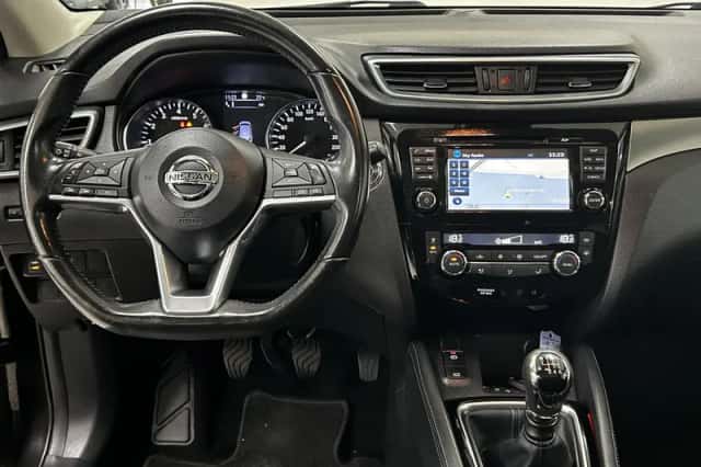 Nissan Qashqai (2018) thumbnail 3