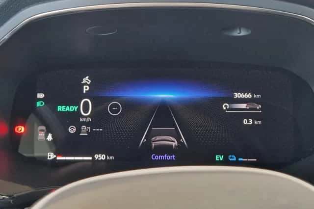 Renault Captur (2025) thumbnail 4