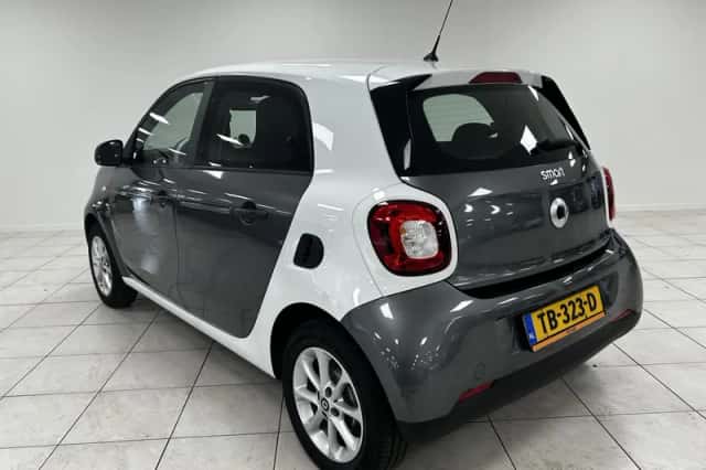 Smart Forfour (2018) thumbnail 5