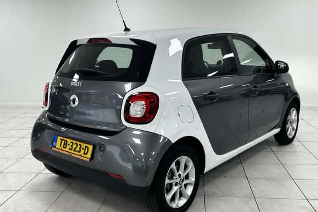 Smart Forfour (2018) thumbnail 2