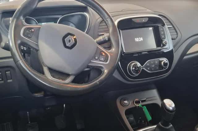 Renault Captur (2018) thumbnail 3