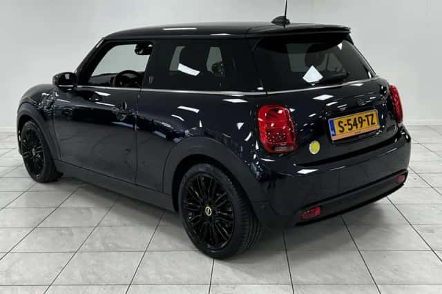 MINI Electric (2022) thumbnail 6