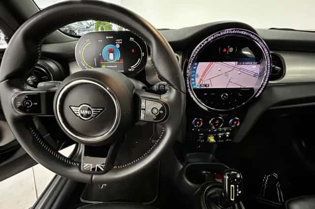 MINI Electric (2022) thumbnail 3