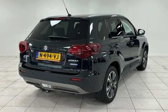 Suzuki Vitara (2022) thumbnail 2