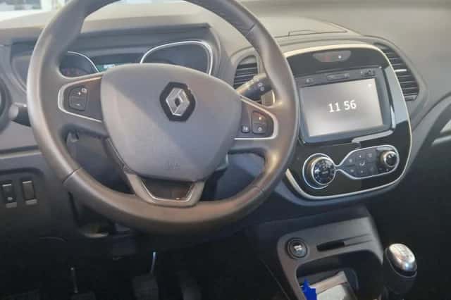 Renault Captur (2018) thumbnail 3