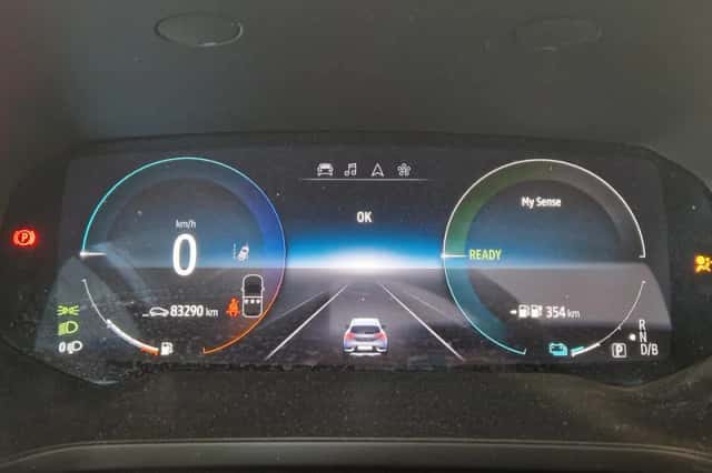 Renault Captur (2021) thumbnail 4