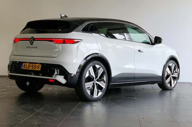Renault Mégane E-Tech (2023) thumbnail 2