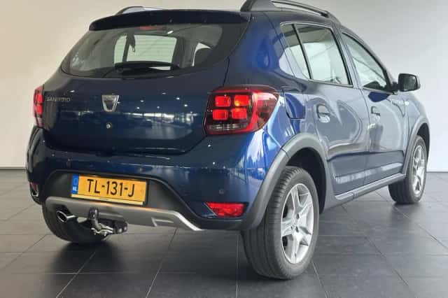 Dacia Sandero Stepway (2018) thumbnail 2