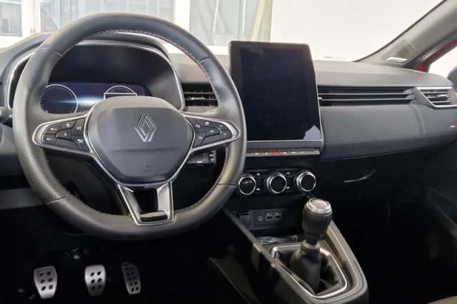 Renault Clio (2024) thumbnail 3