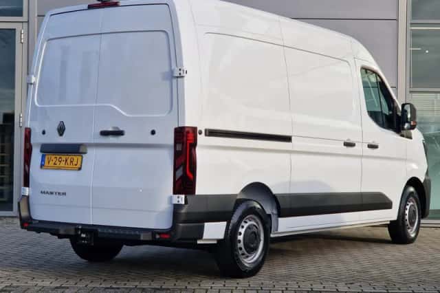 Renault Master (2024) thumbnail 2