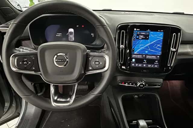 Volvo C40 (2024) thumbnail 3