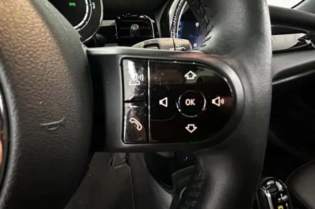 MINI Electric (2022) thumbnail 3