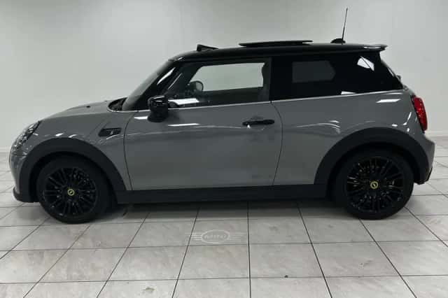 MINI Electric (2022) thumbnail 4