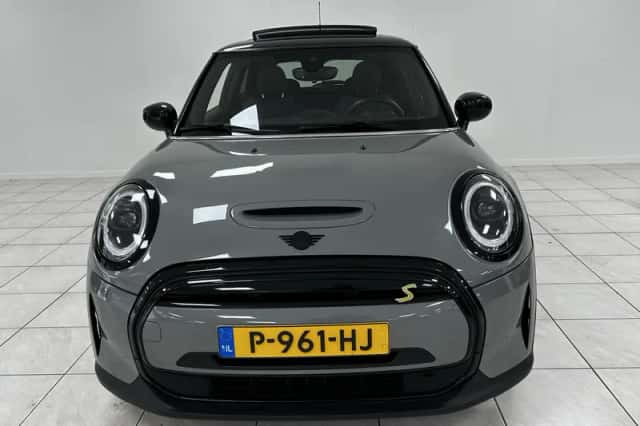 MINI Electric (2022) thumbnail 5