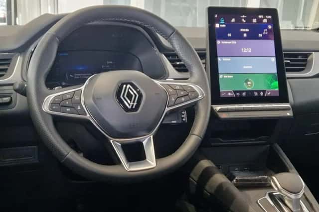 Renault Captur (2025) thumbnail 3
