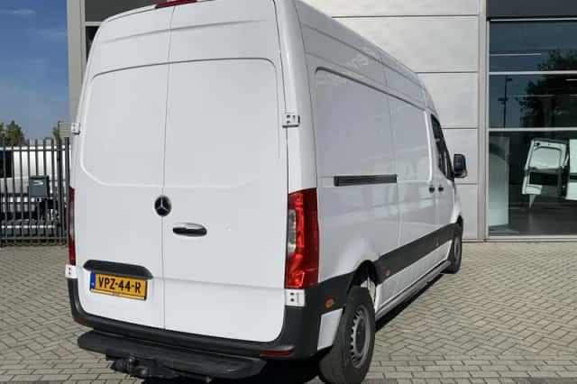 Mercedes-Benz Sprinter (2022) thumbnail 2