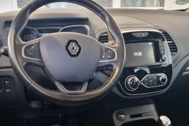 Renault Captur (2017) thumbnail 3