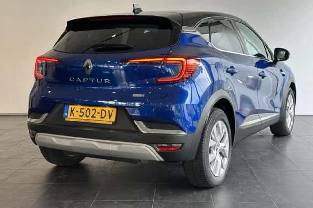 Renault Captur (2020) thumbnail 2