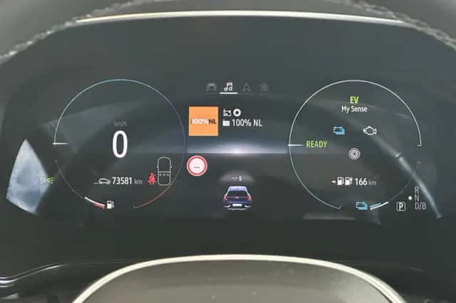 Renault Captur (2020) thumbnail 4