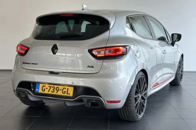 Renault Clio (2018) thumbnail 3