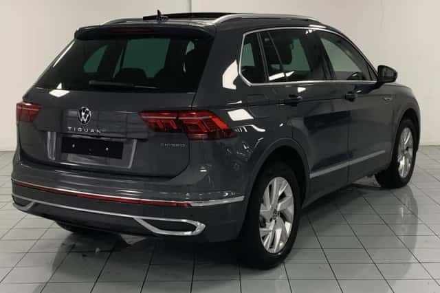Volkswagen Tiguan (2023) thumbnail 2