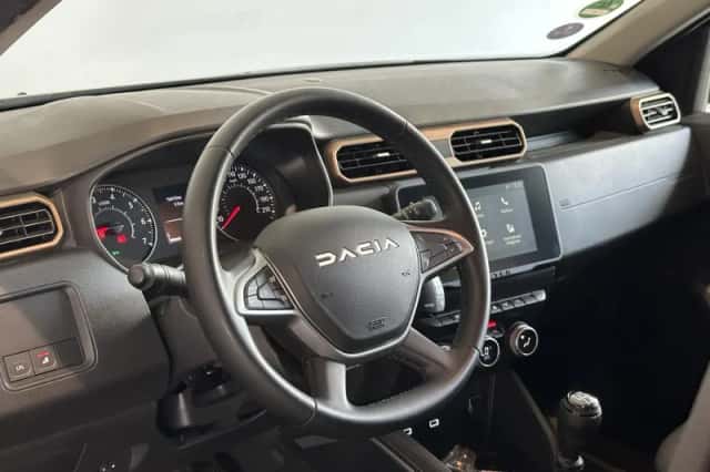 Dacia Duster (2023) thumbnail 3