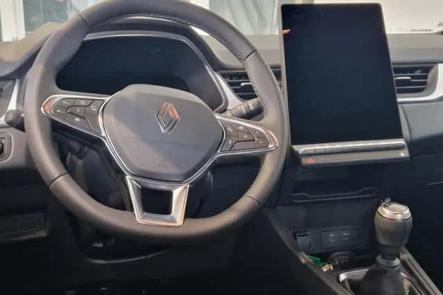 Renault Captur (2026) thumbnail 3