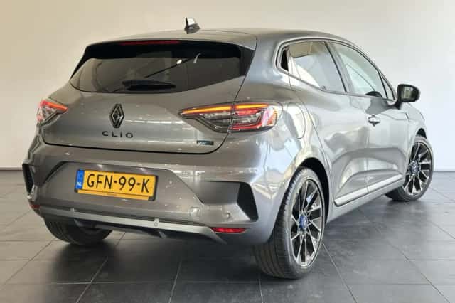 Renault Clio (2024) thumbnail 2