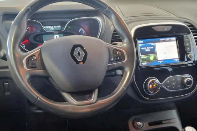 Renault Captur (2018) thumbnail 3