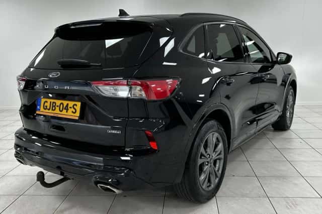 Ford Kuga (2023) thumbnail 2