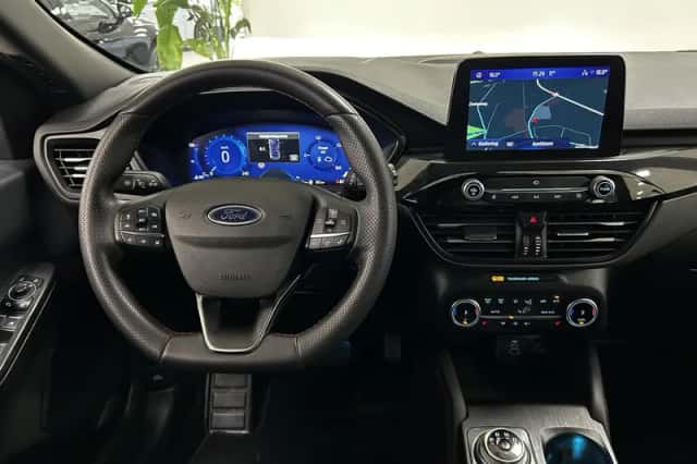 Ford Kuga (2023) thumbnail 3