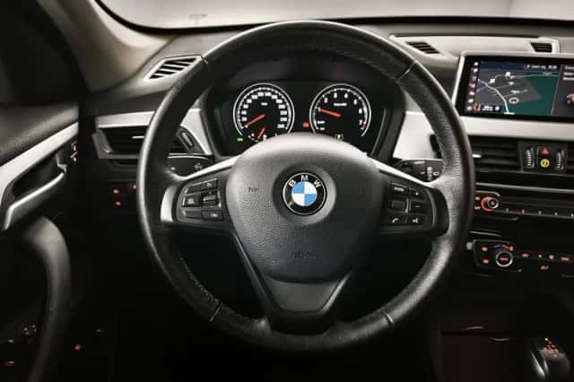 BMW X1 (2021) thumbnail 3