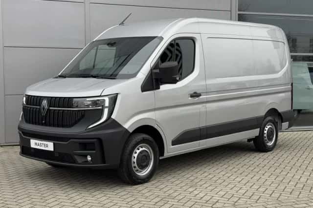 Renault Master (2024) thumbnail 2