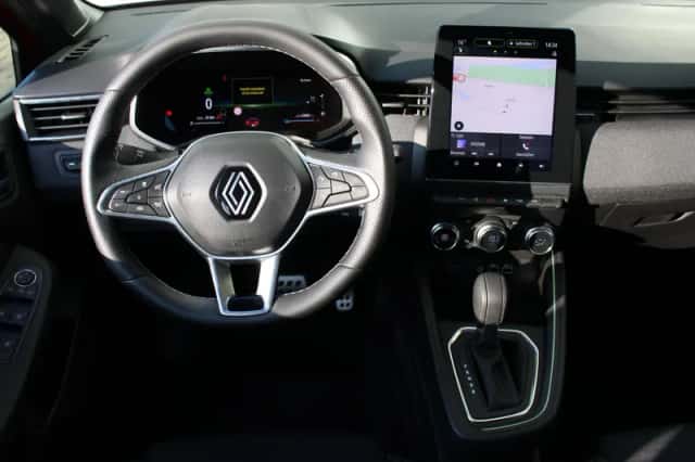 Renault Clio (2024) thumbnail 3