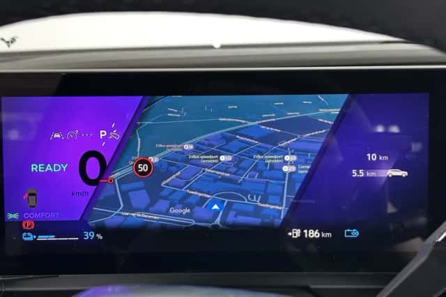 Renault Mégane E-Tech (2025) thumbnail 4