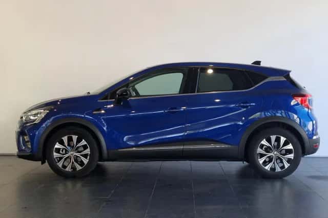 Renault Captur (2023) thumbnail 2