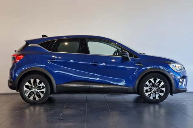 Renault Captur (2023) thumbnail 5