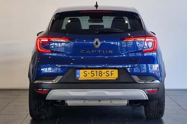 Renault Captur (2023) thumbnail 4