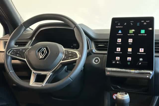 Renault Captur (2024) thumbnail 3