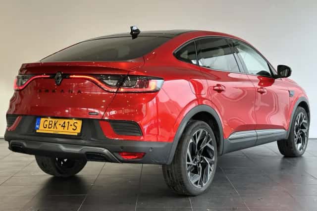 Renault Arkana (2024) thumbnail 2