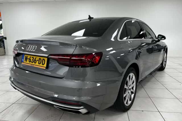 Audi A4 (2021) thumbnail 2
