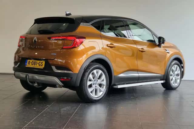 Renault Captur (2020) thumbnail 2