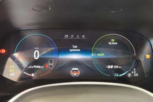 Renault Captur (2020) thumbnail 4