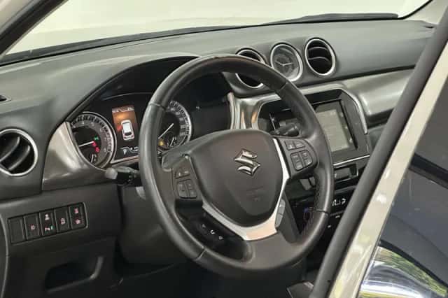 Suzuki Vitara (2018) thumbnail 3