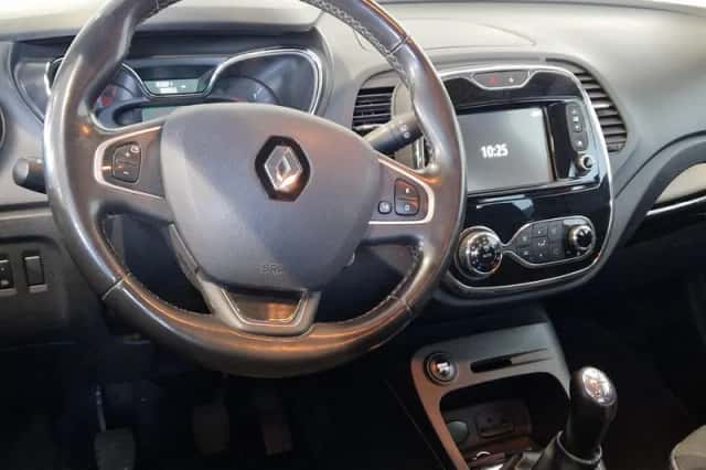 Renault Captur (2016) thumbnail 3