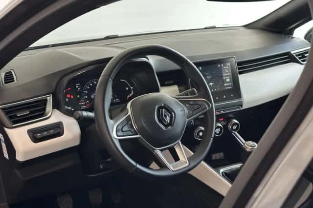Renault Clio (2023) thumbnail 3