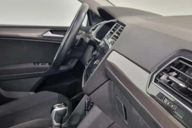 Volkswagen Tiguan (2023) thumbnail 6